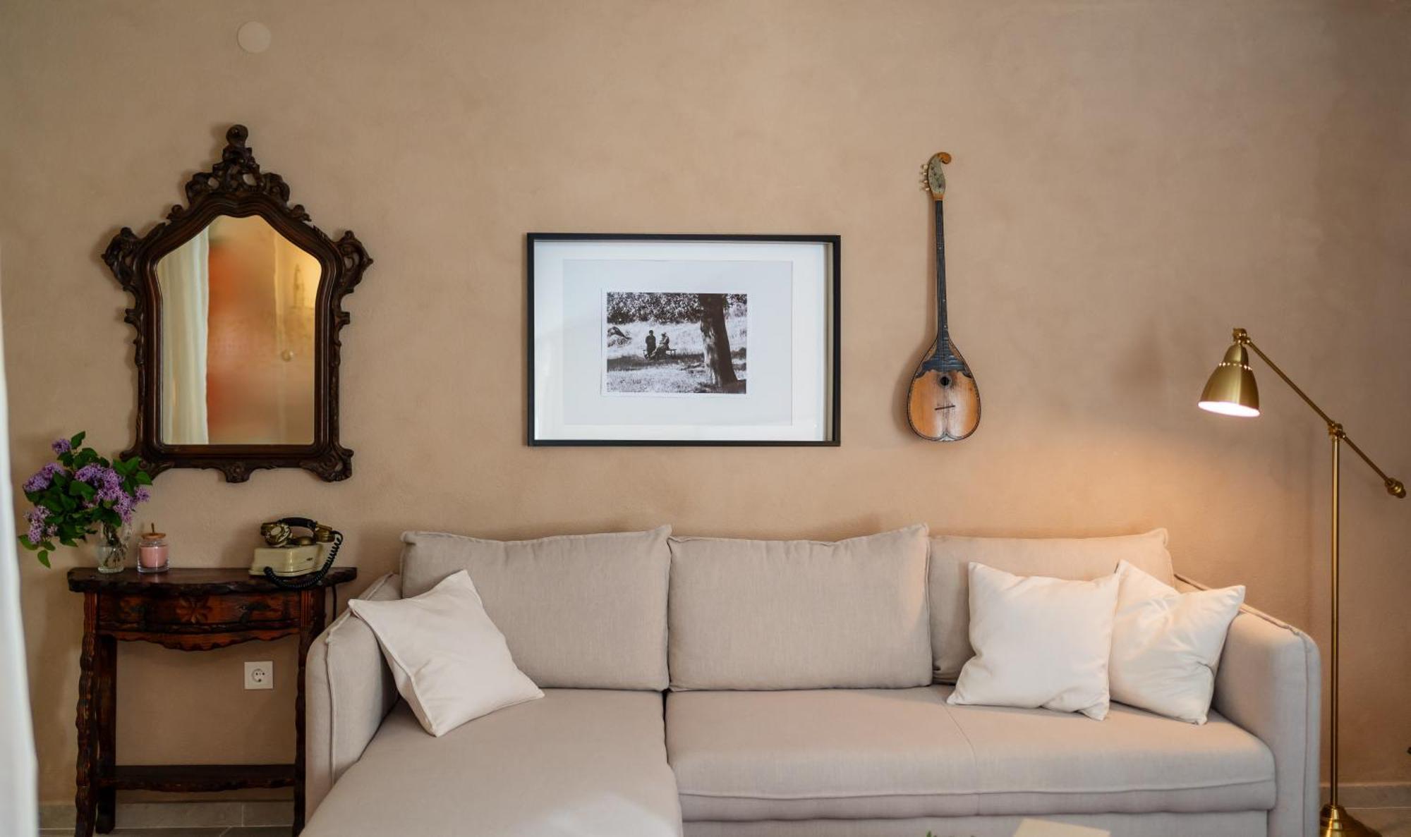 Montalbano Gem - Heritage Studio With Airy Vibes ロヴィニ エクステリア 写真
