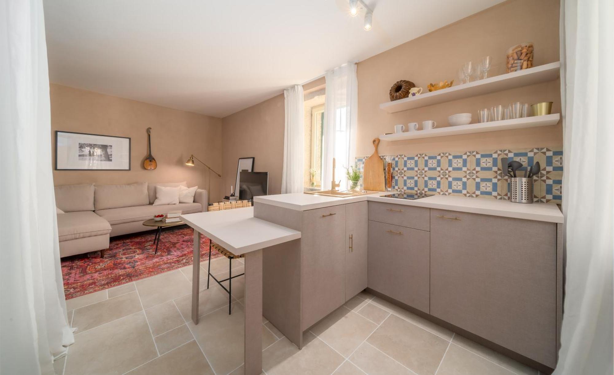 Montalbano Gem - Heritage Studio With Airy Vibes ロヴィニ エクステリア 写真